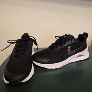 Size 10 Women's Nike Air Max Nuaxis
